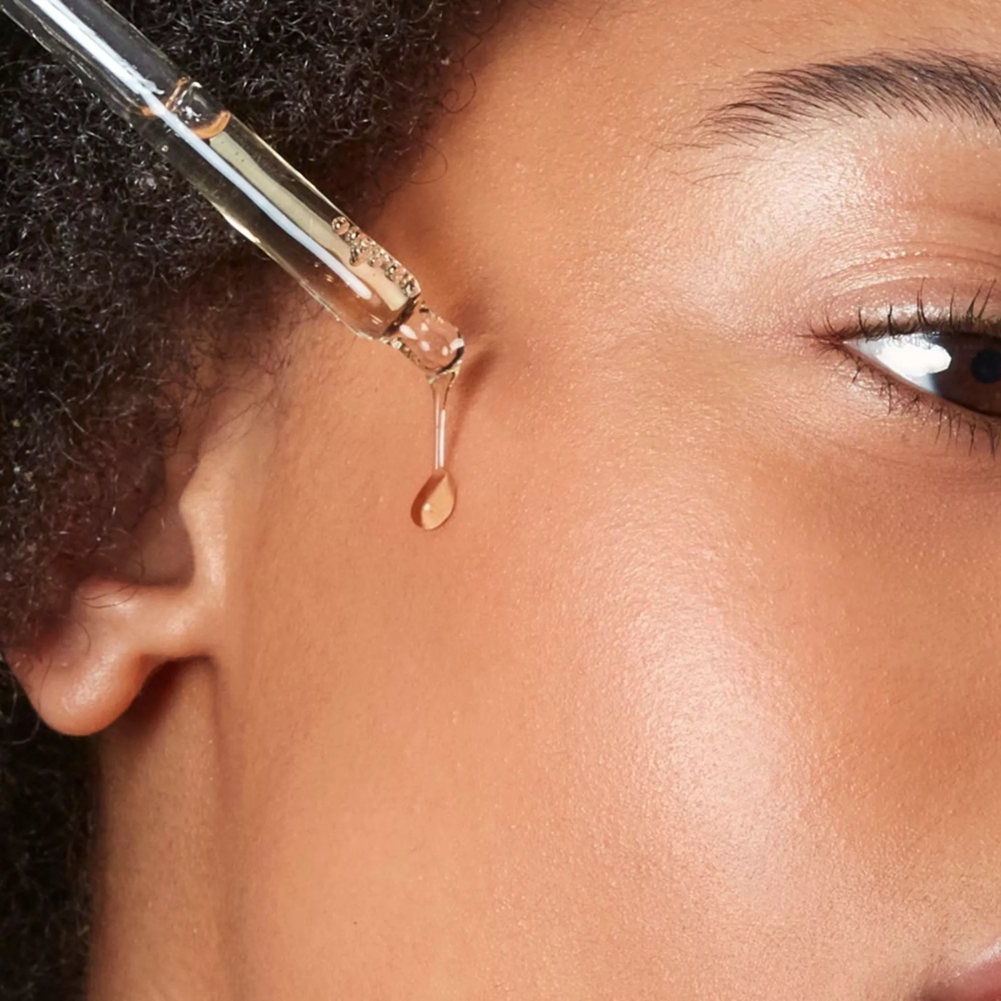 St.Tropez Luxe Tan Tonic Glow Drops - Image 5